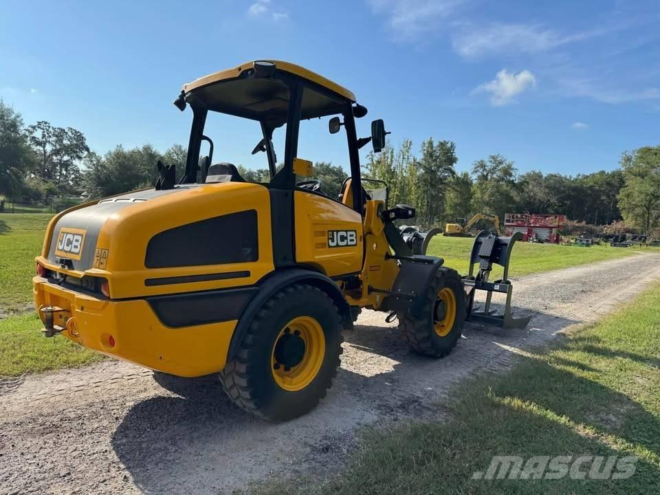 JCB 407 Iekrāvēji uz riteņiem