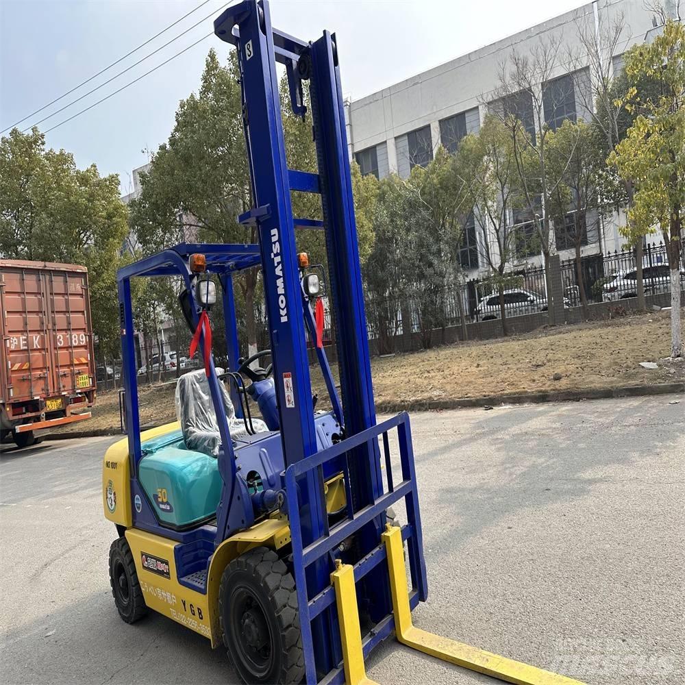 Komatsu FD30-14 Tehnika ar dīzeļa dzinēju