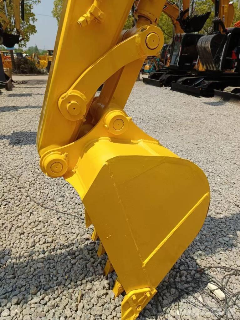 Komatsu PC 70 Vidēja lieluma ekskavatori 7 t - 12 t