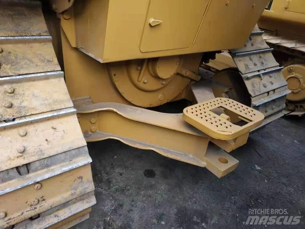 CAT D 5 M Kāpurķēžu buldozeri