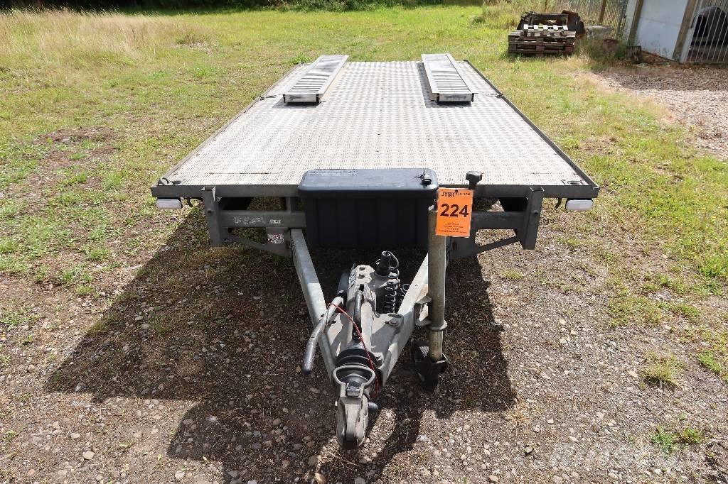Ifor Williams LM 146 Auto pārvadāšanas treileri