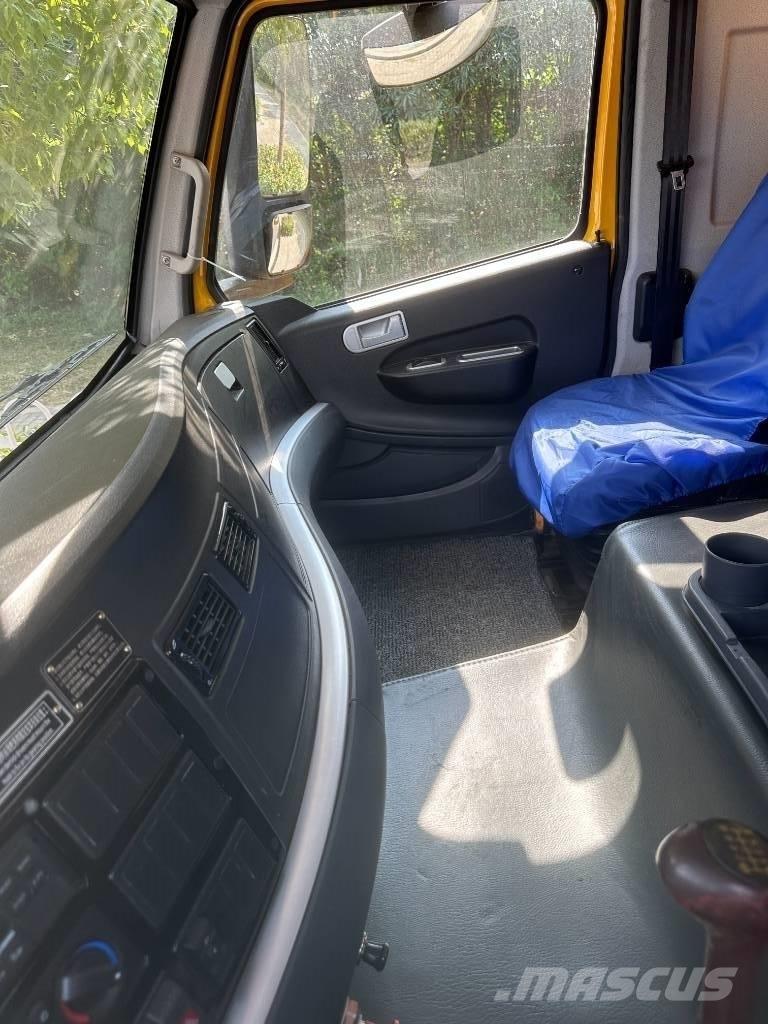 XCMG QY55KC Celtņi nelīdzenām virsmām