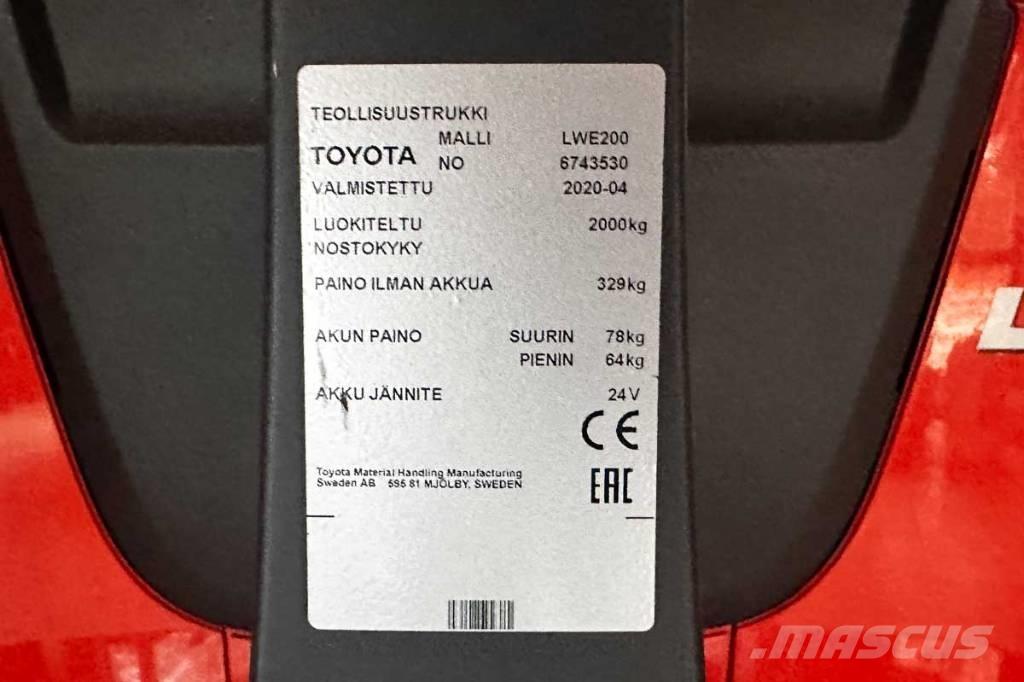 Toyota LWE 200 Zemie palešu pacēlāji