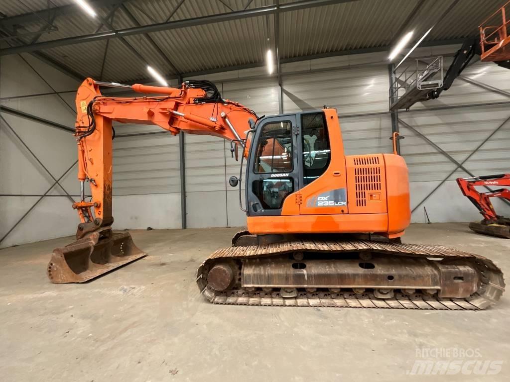 Doosan DX 235 LCR Kāpurķēžu ekskavatori