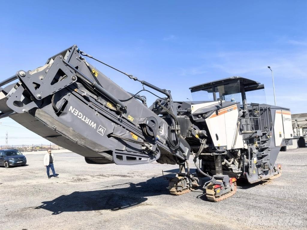 Wirtgen W200F Asfalta dzesēšanas iekārtas