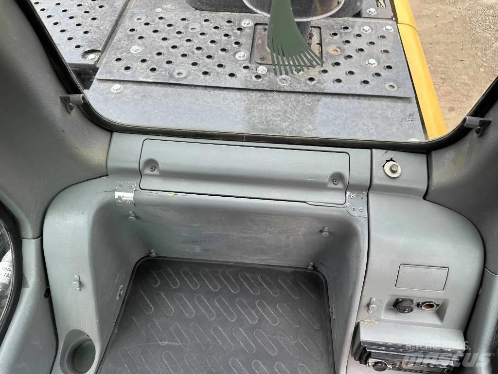 Volvo EC210D Kāpurķēžu ekskavatori