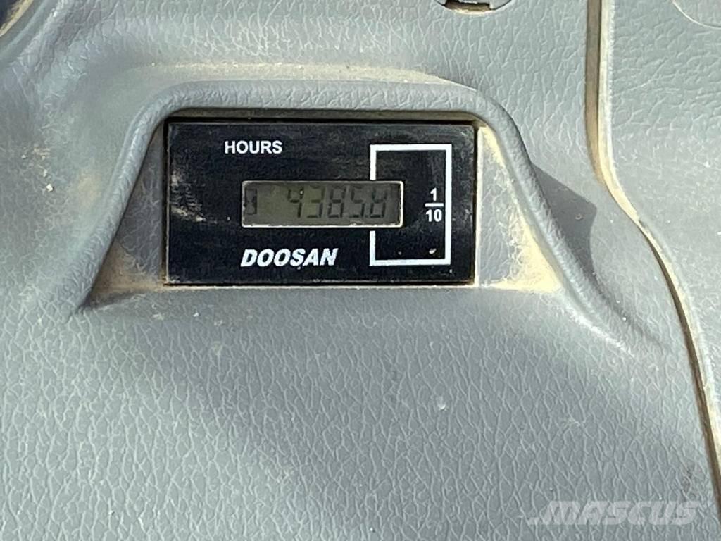 Doosan DX 160 LC Kāpurķēžu ekskavatori