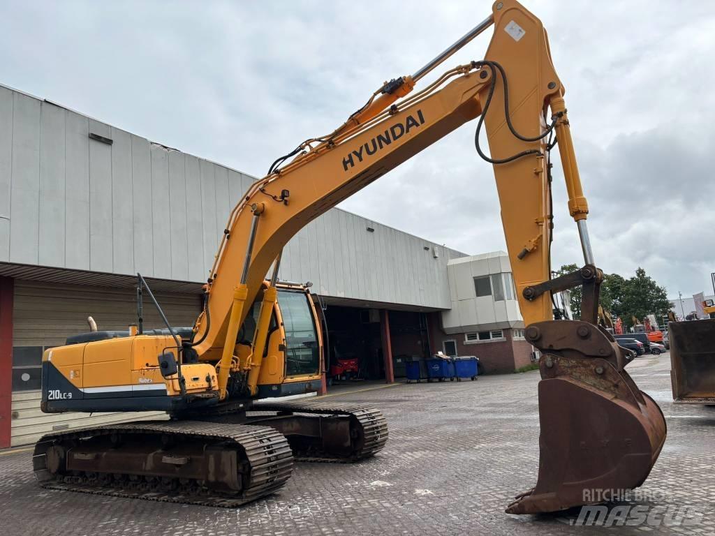 Hyundai 210 Kāpurķēžu ekskavatori