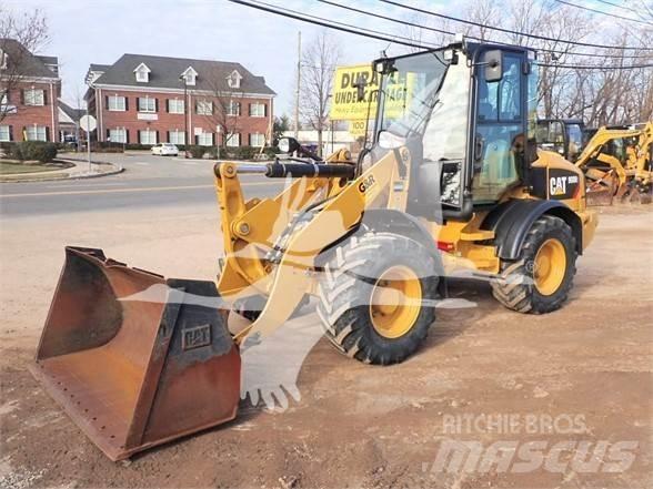 CAT 908H2 Iekrāvēji uz riteņiem