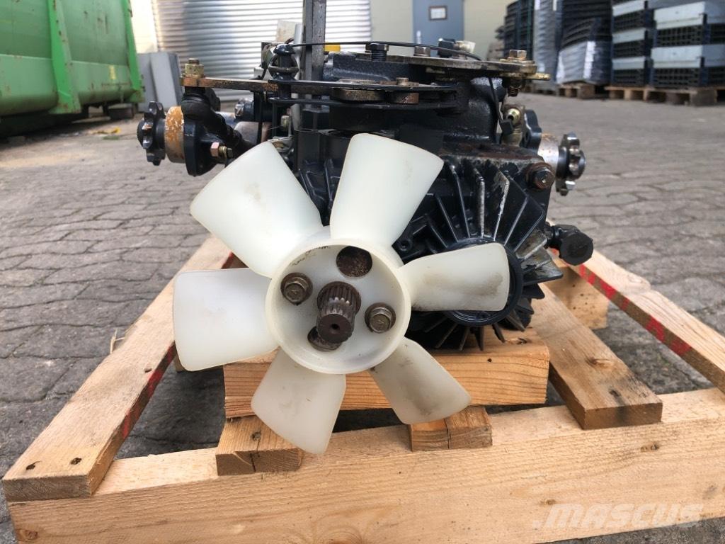 Iseki SXG 19 Mauriņa traktors bez sēdvietas