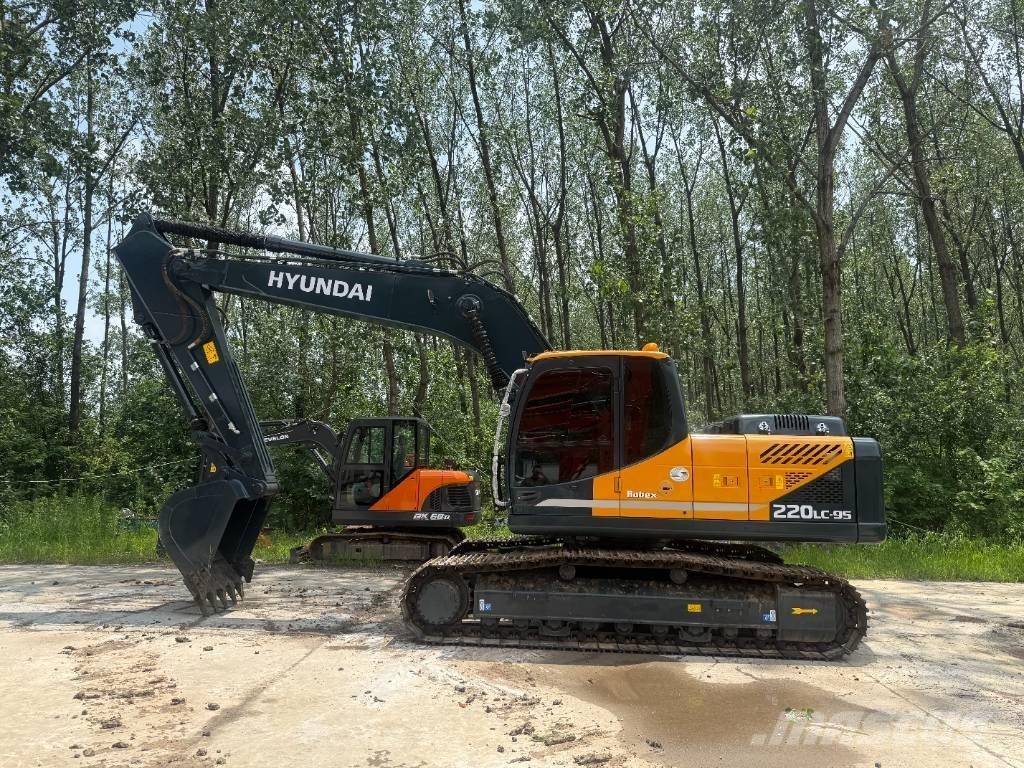 Hyundai R220LC-9S Kāpurķēžu ekskavatori