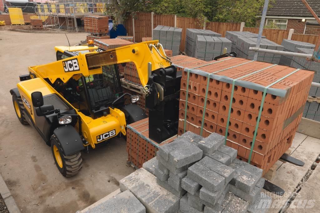 JCB 525-60 Teleskopiskie manipulatori