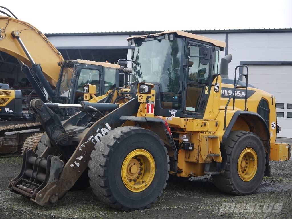 Hyundai HL955A Iekrāvēji uz riteņiem