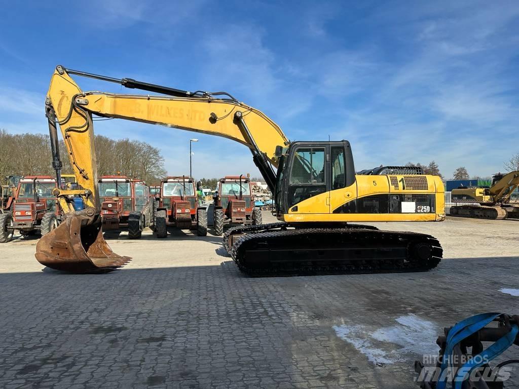 CAT 325DL Kāpurķēžu ekskavatori