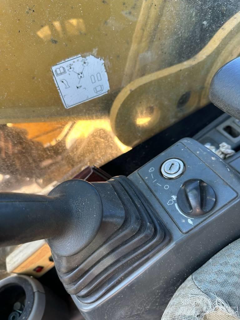 CAT 325DL Kāpurķēžu ekskavatori