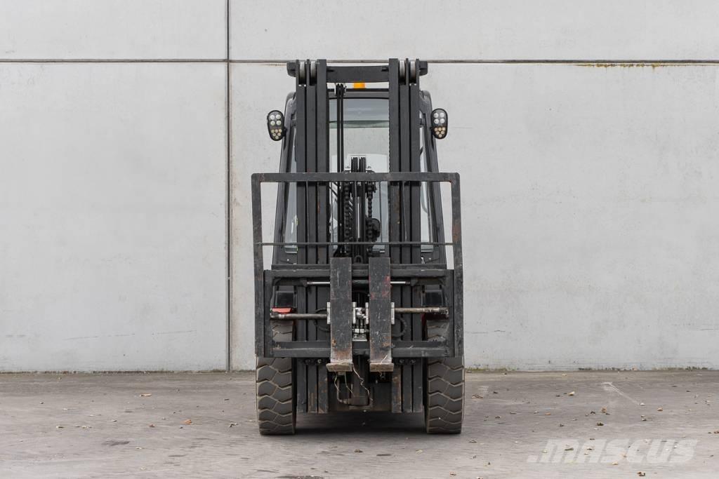 Manitou MI 30 D Tehnika ar dīzeļa dzinēju