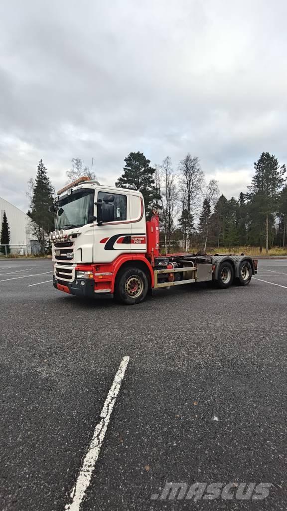 Scania G 440 Treileri ar āķi