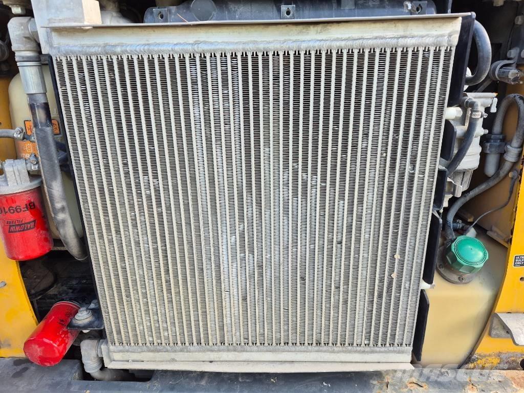 John Deere 316 Lietoti riteņu kompaktiekrāvēji