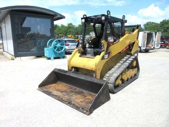 CAT 259 B 3 Kāpurķēžu iekrāvēji