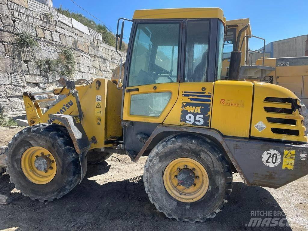 Komatsu WA95-3 Iekrāvēji uz riteņiem