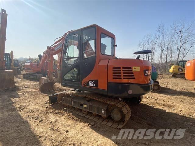 Doosan DX80 Vidēja lieluma ekskavatori 7 t - 12 t
