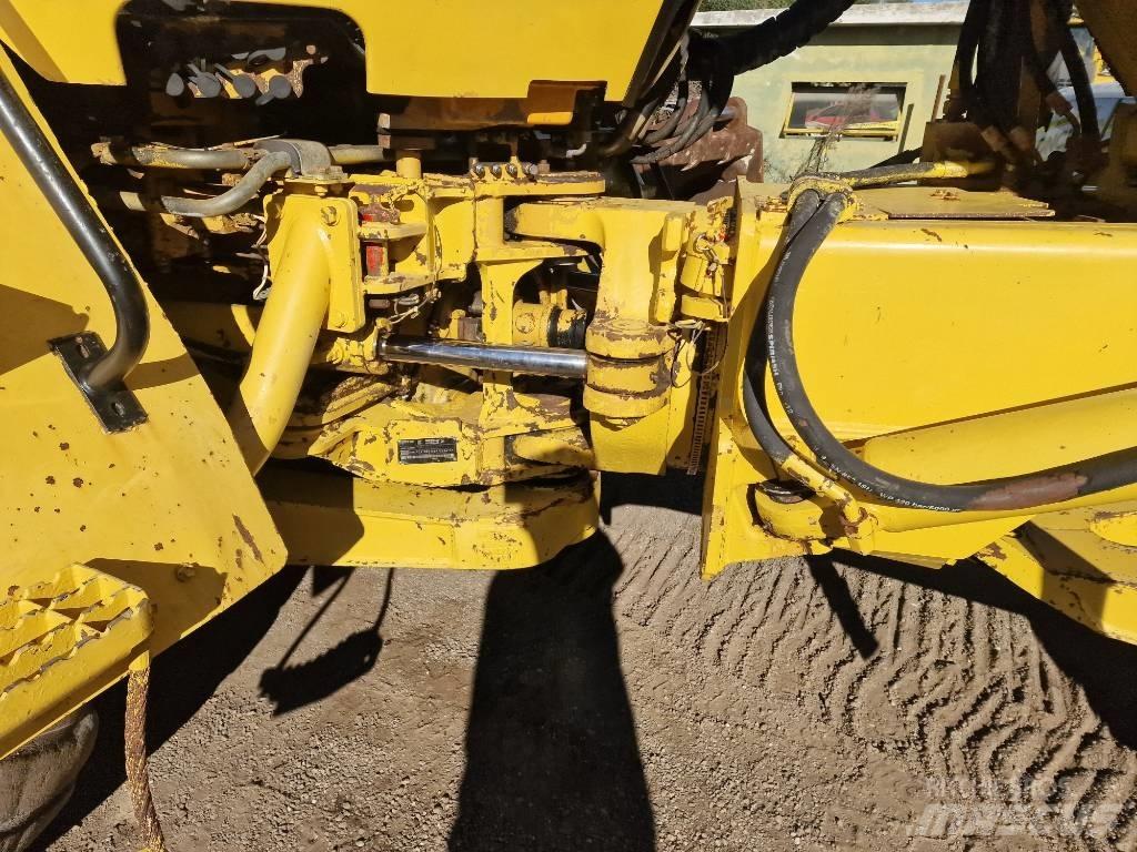 CAT 725 Artikulētie pašizgāzēji