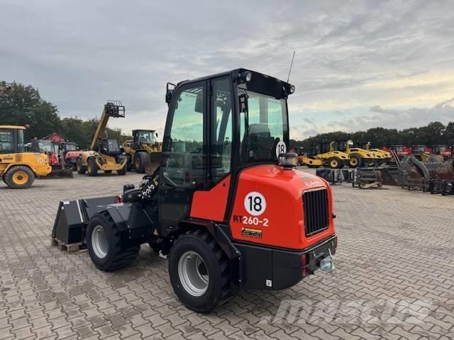 Kubota RT 260-2 Iekrāvēji uz riteņiem