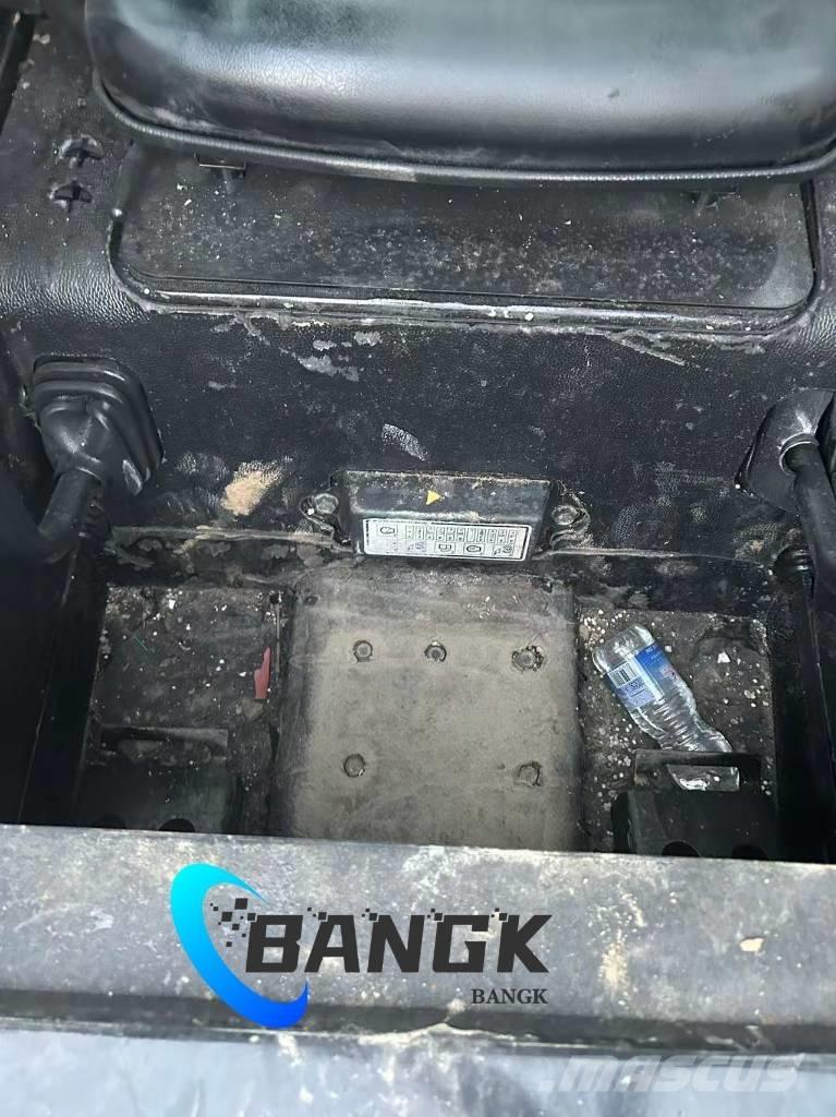  EARTHFORCE S300 Multifunkcionālie iekrāvēji