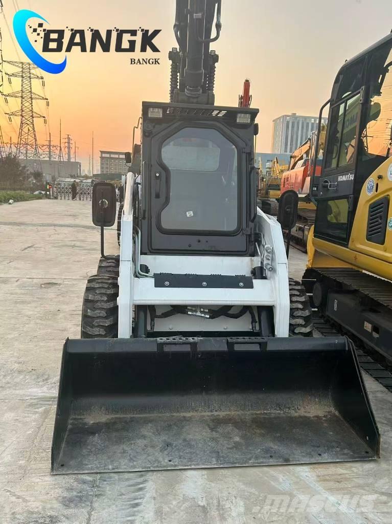  EARTHFORCE S300 Multifunkcionālie iekrāvēji