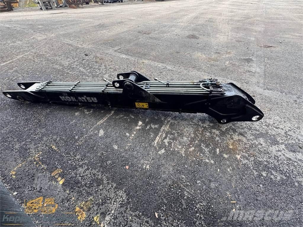 Komatsu 130F Krāni