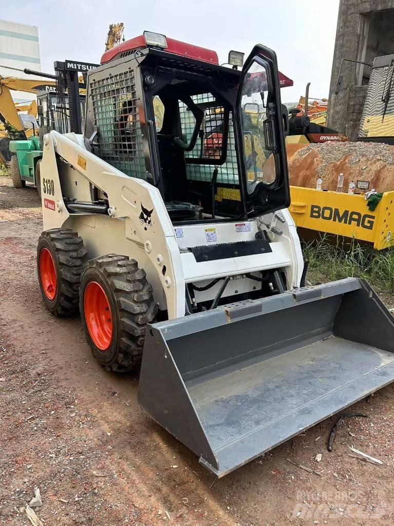 Bobcat S 130 Lietoti riteņu kompaktiekrāvēji
