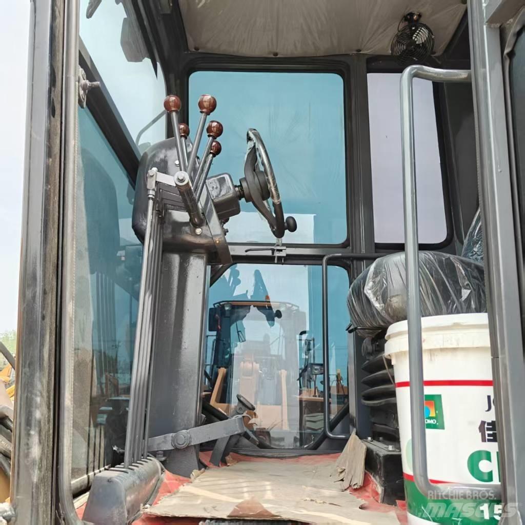 CAT 140 H Kāpurķēžu ekskavatori