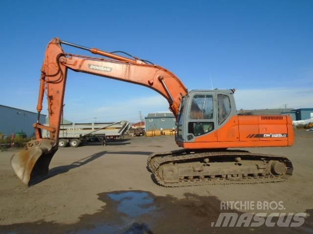 Doosan DX 225 LC Kāpurķēžu ekskavatori