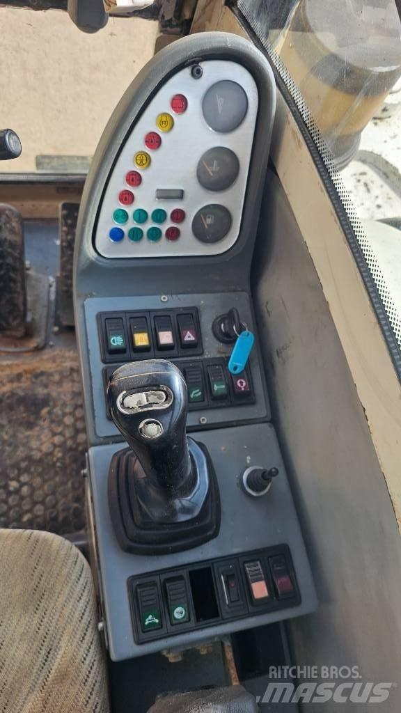 Terex HML 32 Ekskavatori uz riteņiem