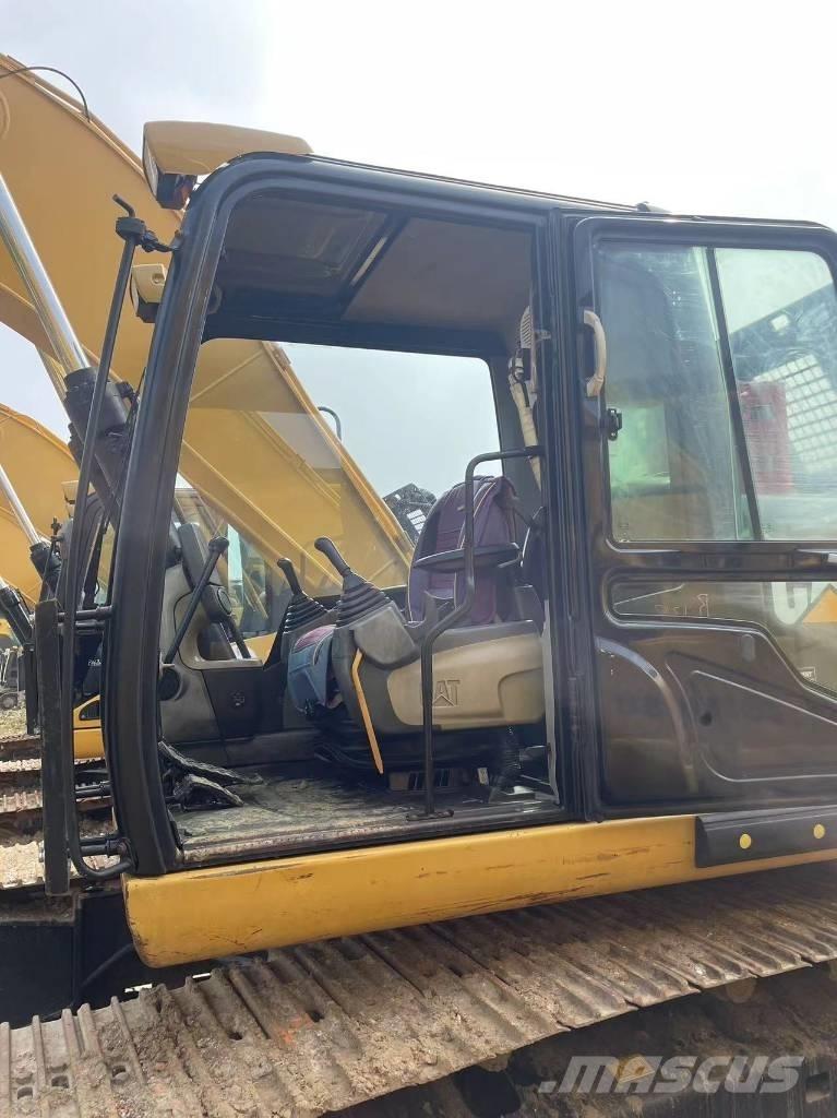 CAT 320d Kāpurķēžu ekskavatori