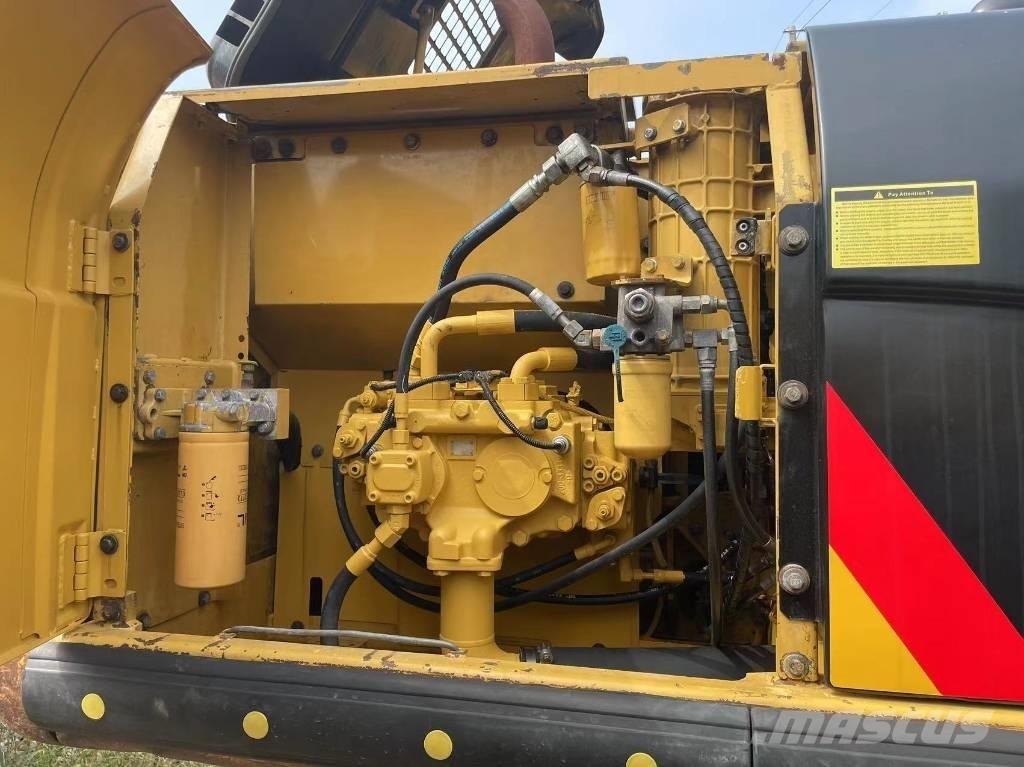CAT 320d Kāpurķēžu ekskavatori