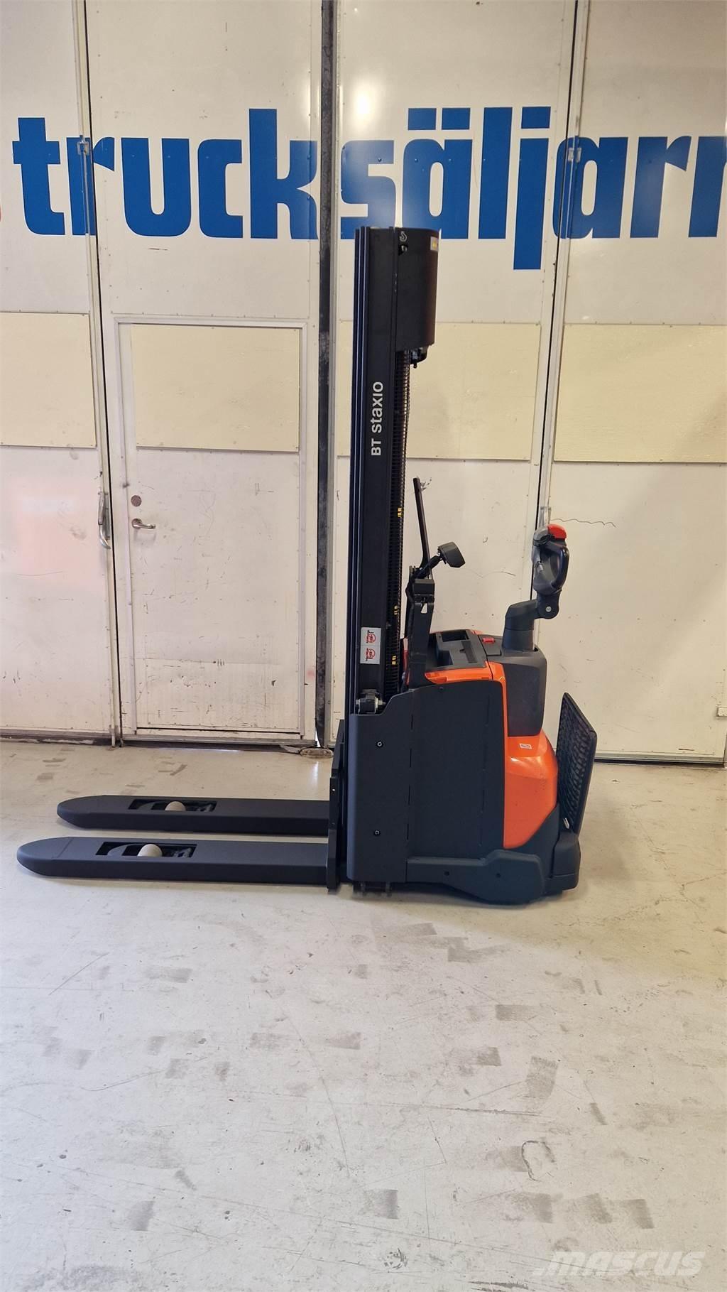 Toyota SWE140L Pašgājēji krautnētāji