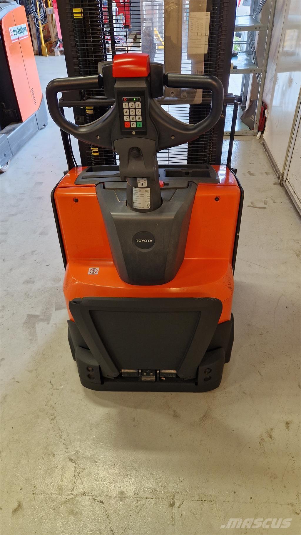 Toyota SWE140L Pašgājēji krautnētāji