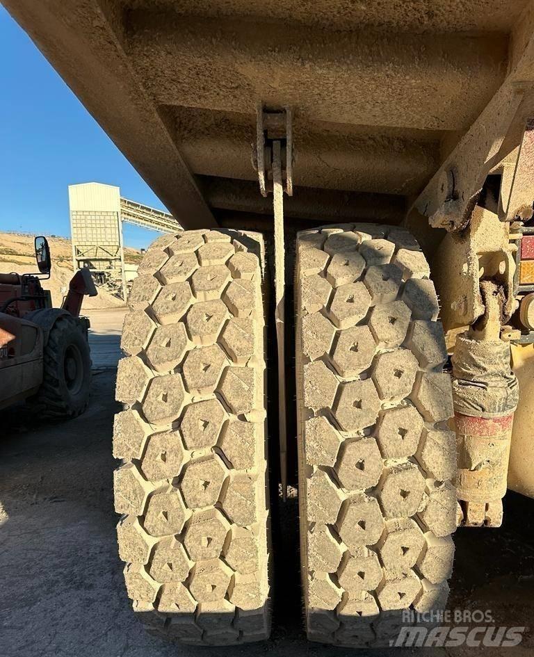 CAT 769 D Karjeras kravas automašīnas