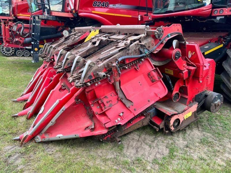 Case IH 8240 Ražas novākšanas kombaini