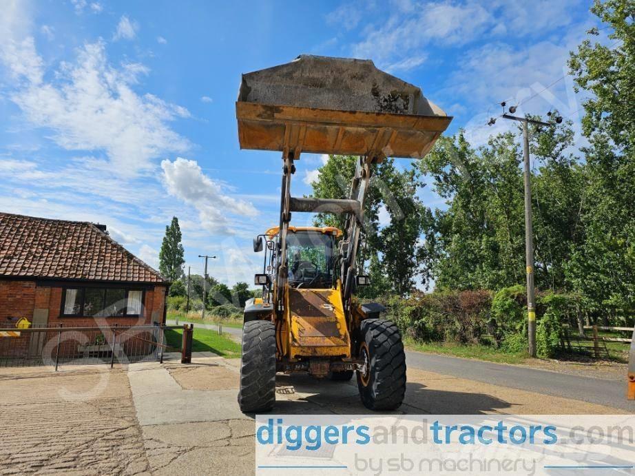 JCB 426 Iekrāvēji uz riteņiem