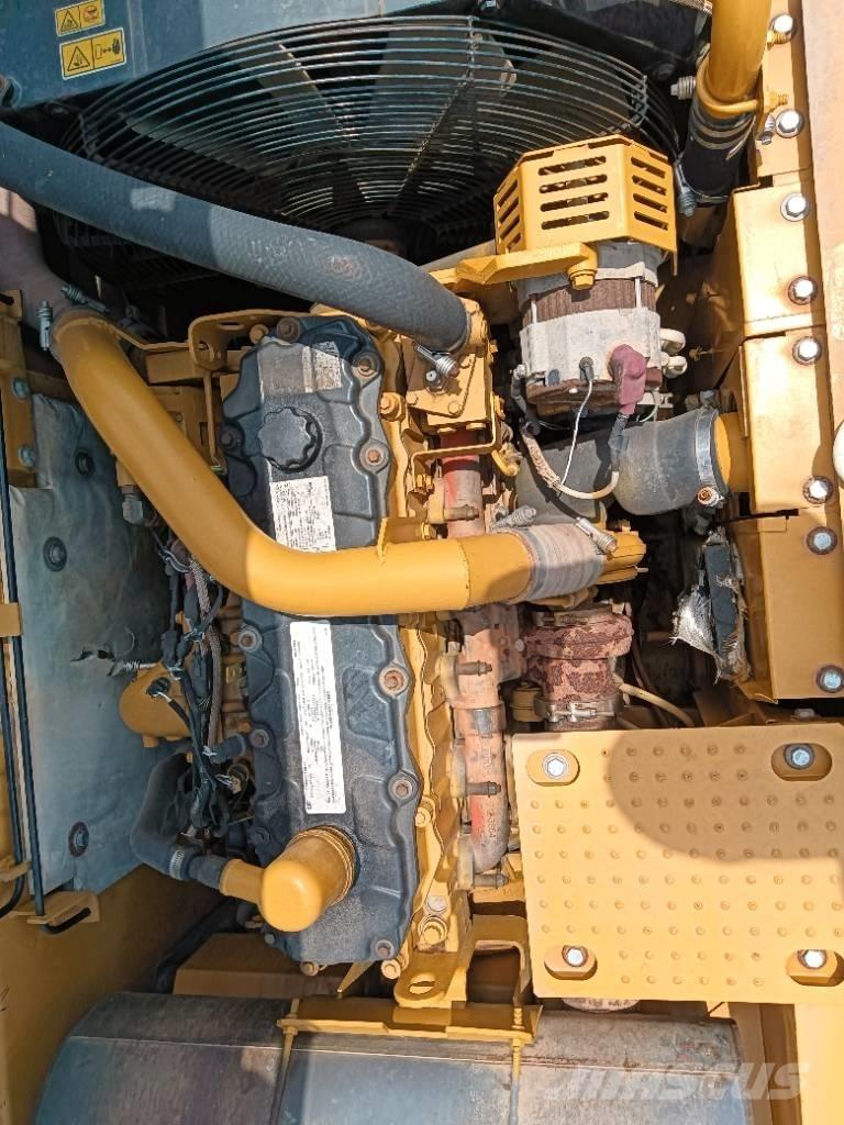 CAT 325 D Kāpurķēžu ekskavatori