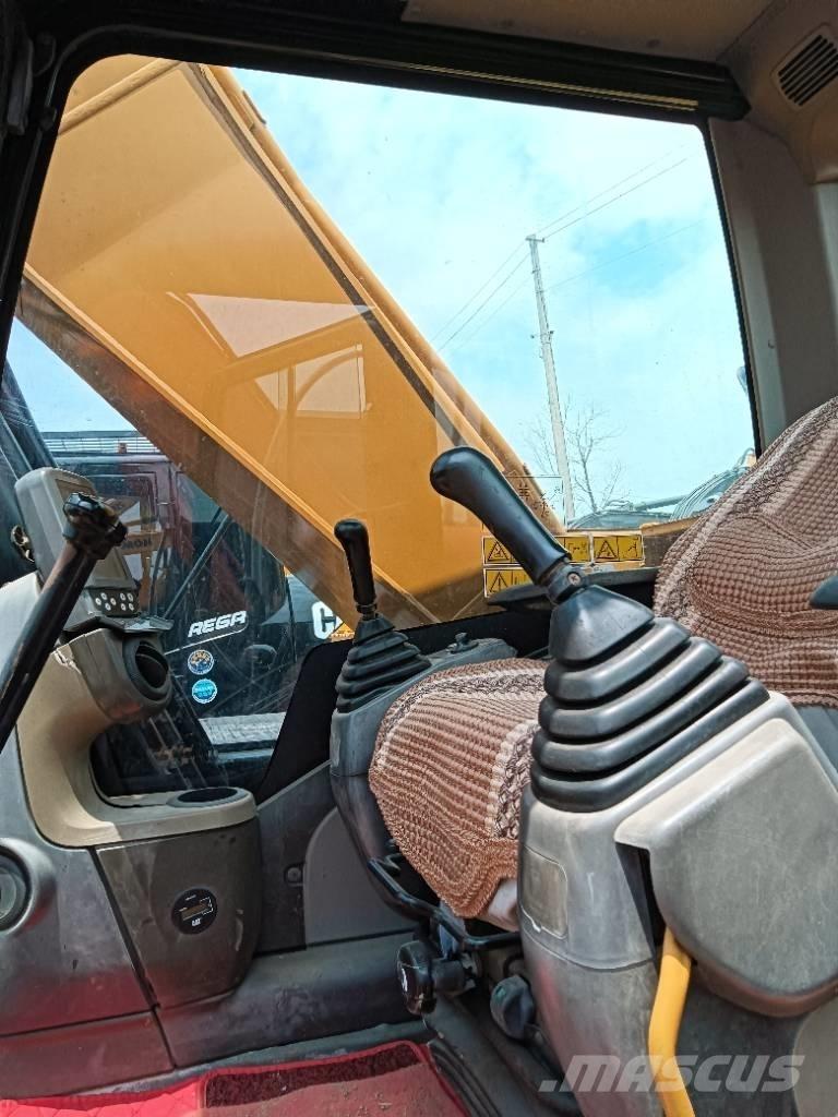 CAT 325 D Kāpurķēžu ekskavatori