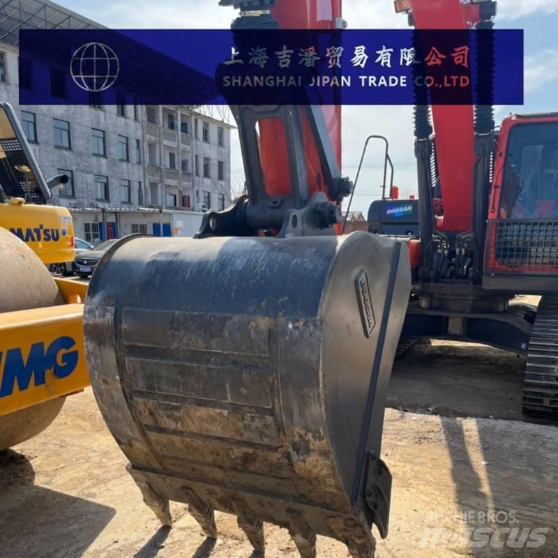 Doosan DX 225 Kāpurķēžu ekskavatori