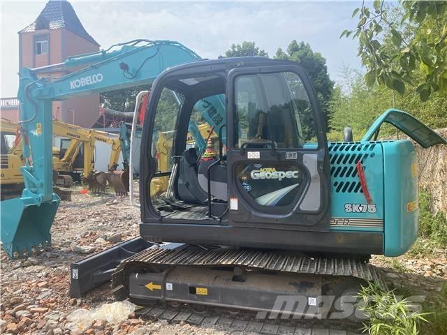 Kobelco SK 75 Kāpurķēžu ekskavatori