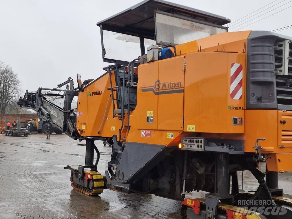 Wirtgen W 200 Asfalta dzesēšanas iekārtas