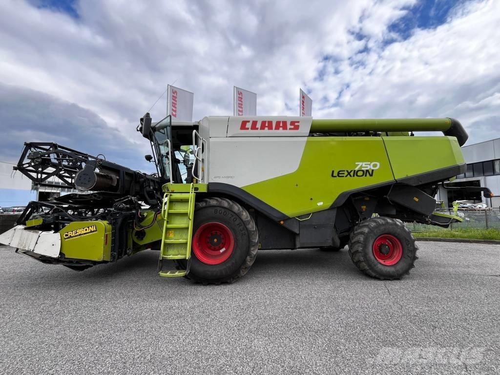 CLAAS Lexion 750 Ražas novākšanas kombaini
