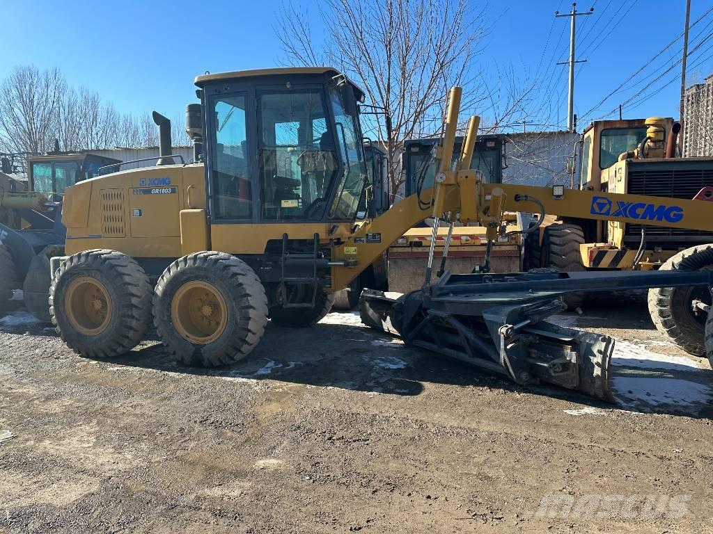 XCMG GR1803 Riteņu buldozeri