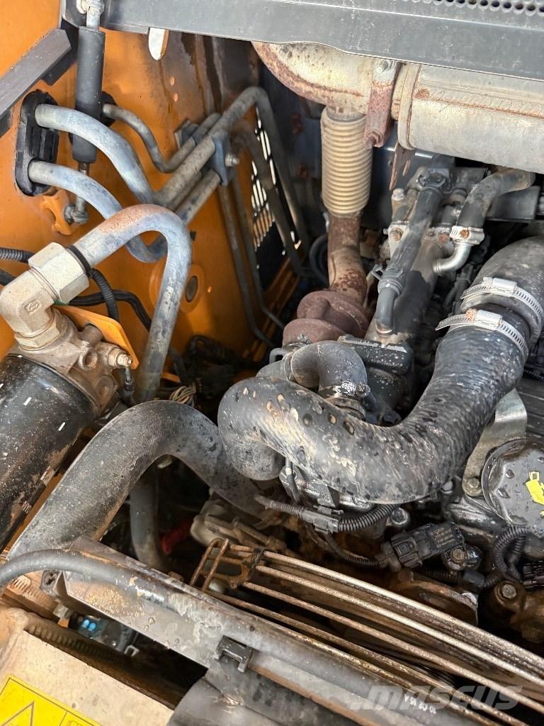 CASE SR 200 Lietoti riteņu kompaktiekrāvēji