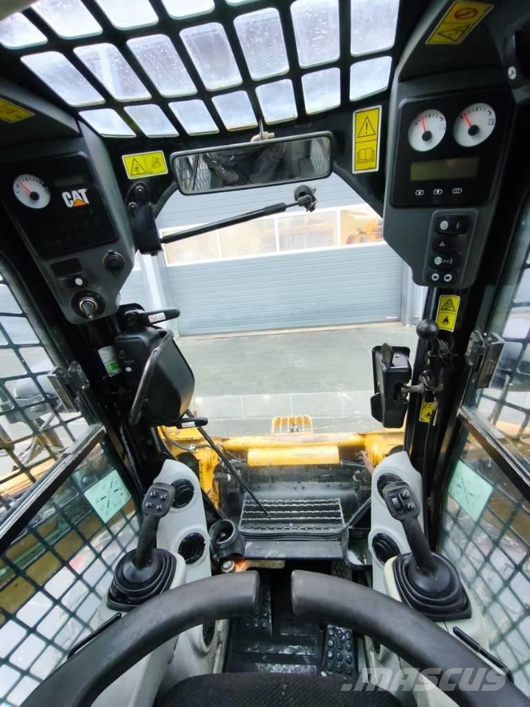 CAT 262 C Mini iekrāvēji